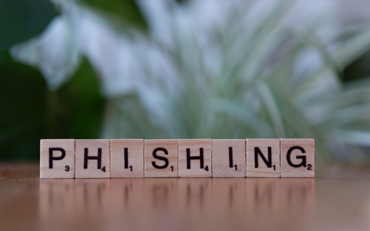 AitM phishing via valse